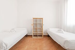 Santa Rita Roomy Apartment