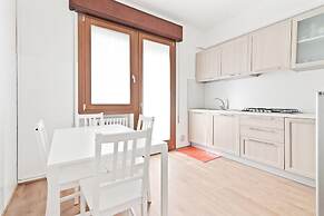 Santa Rita Roomy Apartment