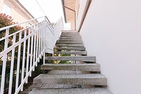 Santa Rita Roomy Apartment