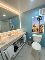 Radisson Resort Miami Beach