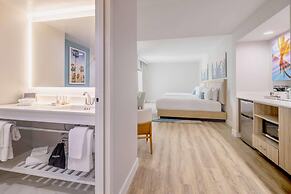 Radisson Resort Miami Beach