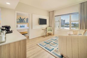 Radisson Resort Miami Beach