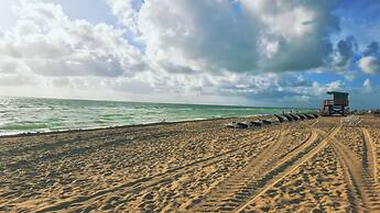 Radisson Resort Miami Beach