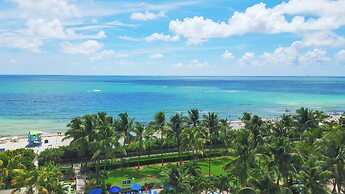 Radisson Resort Miami Beach