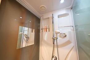 Million Pointz - Hostel