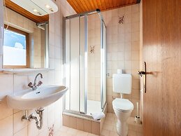 Detached Holiday Home in Salzburg near Ski Area with Sauna