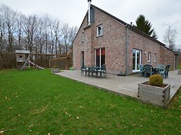 Spacious Holiday Home in Ovifat With Terrace