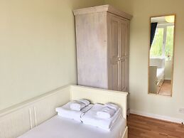 Apple Perch 2BR Flat-Free Parking