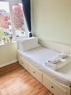 Apple Perch 2BR Flat-Free Parking