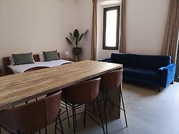 Apartamentos La Guarida 1820