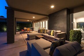 Tranquilo 3 Bedroom Home by RedAwning