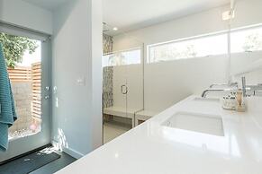 Tranquilo 3 Bedroom Home by RedAwning