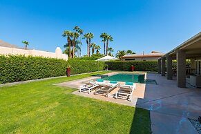 Tranquilo 3 Bedroom Home by RedAwning