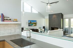 Tranquilo 3 Bedroom Home by RedAwning