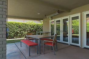 Tranquilo 3 Bedroom Home by RedAwning