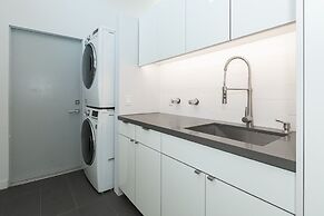 Tranquilo 3 Bedroom Home by RedAwning