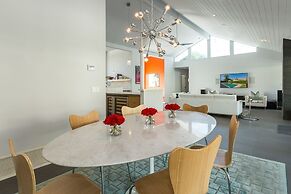 Tranquilo 3 Bedroom Home by RedAwning