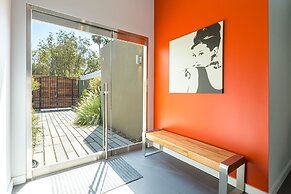 Tranquilo 3 Bedroom Home by RedAwning