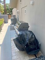 Tranquilo 3 Bedroom Home by RedAwning