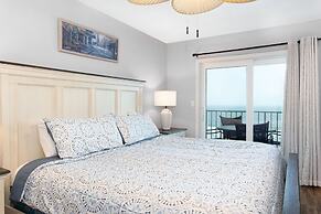 Ocean House 1904 2 Bedroom Condo by RedAwning