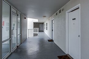 Ocean House 1904 2 Bedroom Condo by RedAwning