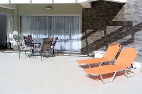 Eden Beach Apartments