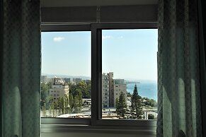 Eden Beach Apartments