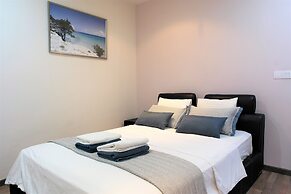 Eden Beach Apartments