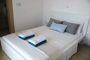 Eden Beach Apartments