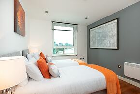 River view Luxury 3bed flat with views