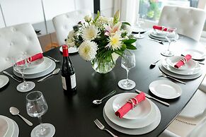 River view Luxury 3bed flat with views