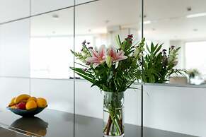 River view Luxury 3bed flat with views