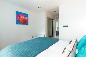 River view Luxury 3bed flat with views