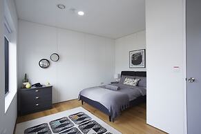 Stylish modern home in Manchester city centre with parking