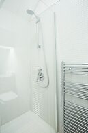 Stylish modern home in Manchester city centre with parking