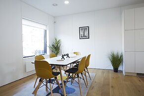 Stylish modern home in Manchester city centre with parking