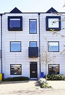 Stylish modern home in Manchester city centre with parking