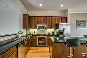 Stylish 3 bedroom Town Home at shops at