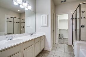 Beautifully furnished TownHome at shops