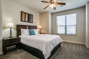 Beautifully furnished TownHome at shops