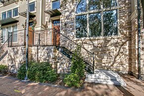 Beautifully furnished TownHome at shops