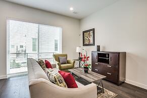 Upscale 2 bedroom Dallas TownHome