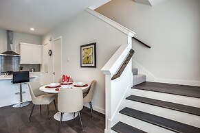 Upscale 2 bedroom Dallas TownHome