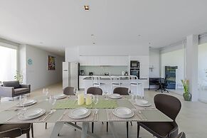 Luxury Modern 4 BR Pool Villa - PH111