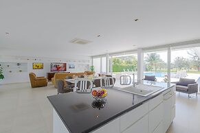 Luxury Modern 4 BR Pool Villa - PH111