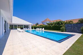 Luxury Modern 4 BR Pool Villa - PH111