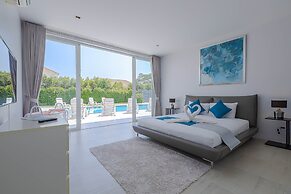 Luxury Modern 4 BR Pool Villa - PH111