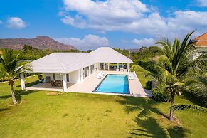 Luxury Modern 4 BR Pool Villa - PH111