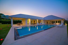 Luxury Modern 4 BR Pool Villa - PH111