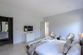 Luxury Modern 4 BR Pool Villa - PH111